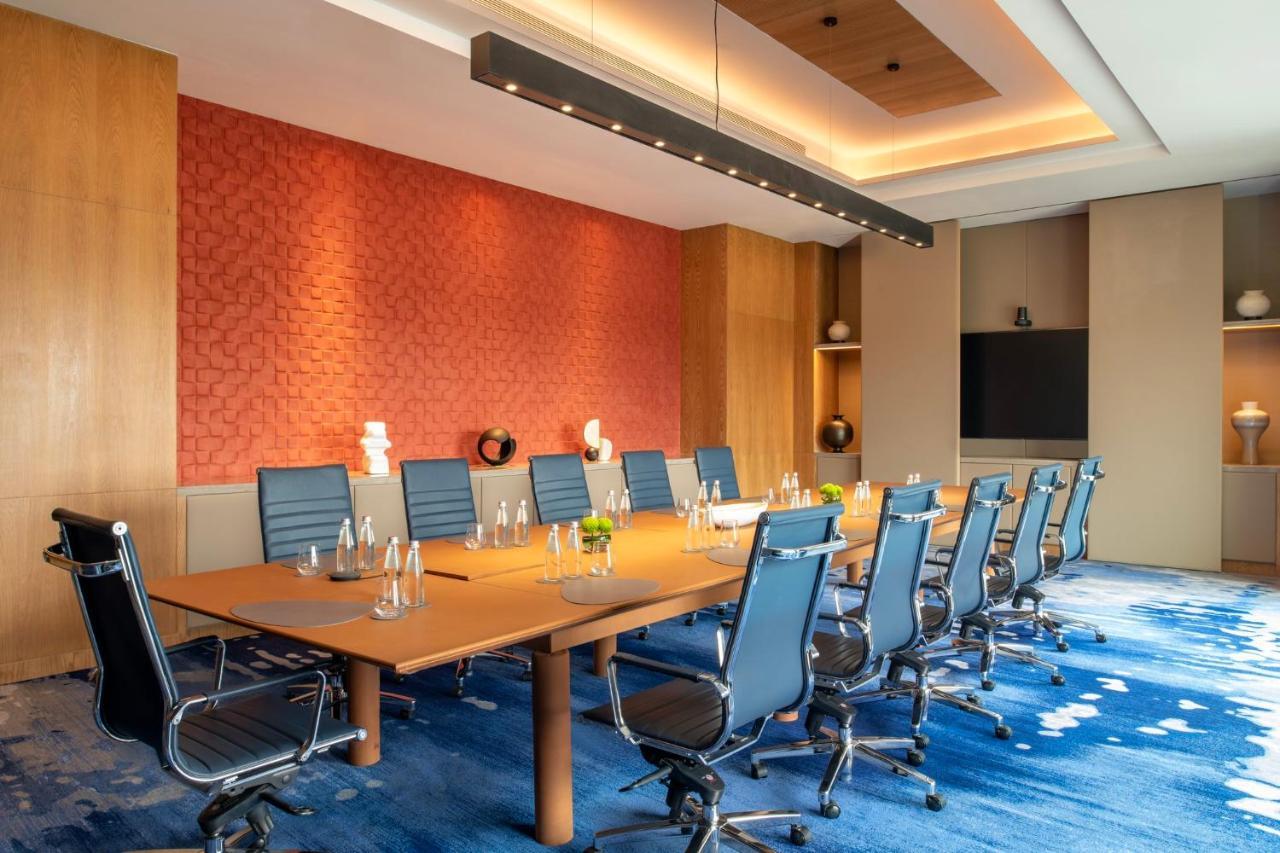 Abesq Doha Hotel And Residences, An Ihg Hotel Exterior foto Meeting room
